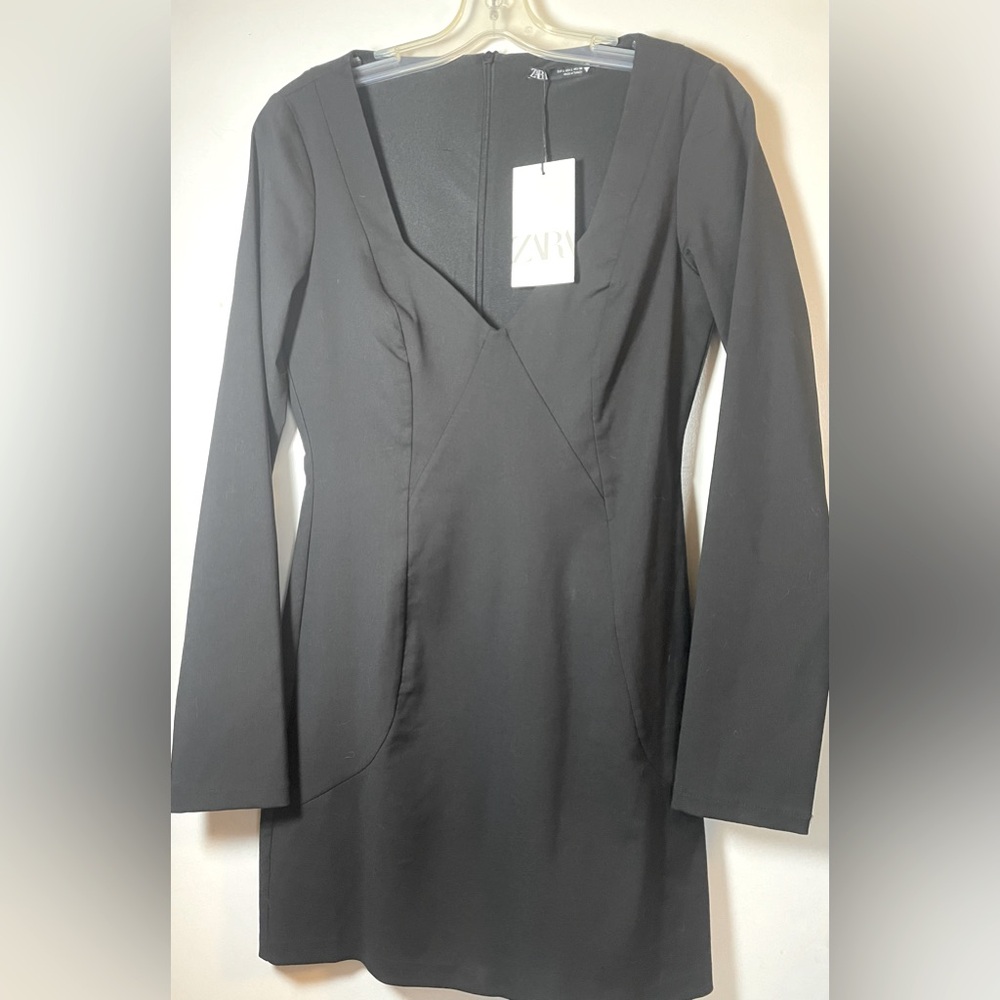 🆕 ZARA v-neck long sleeve mini dress